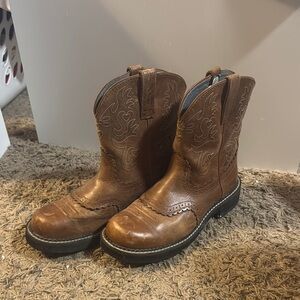 Brown Boots with High Shaft and Rounded Toe